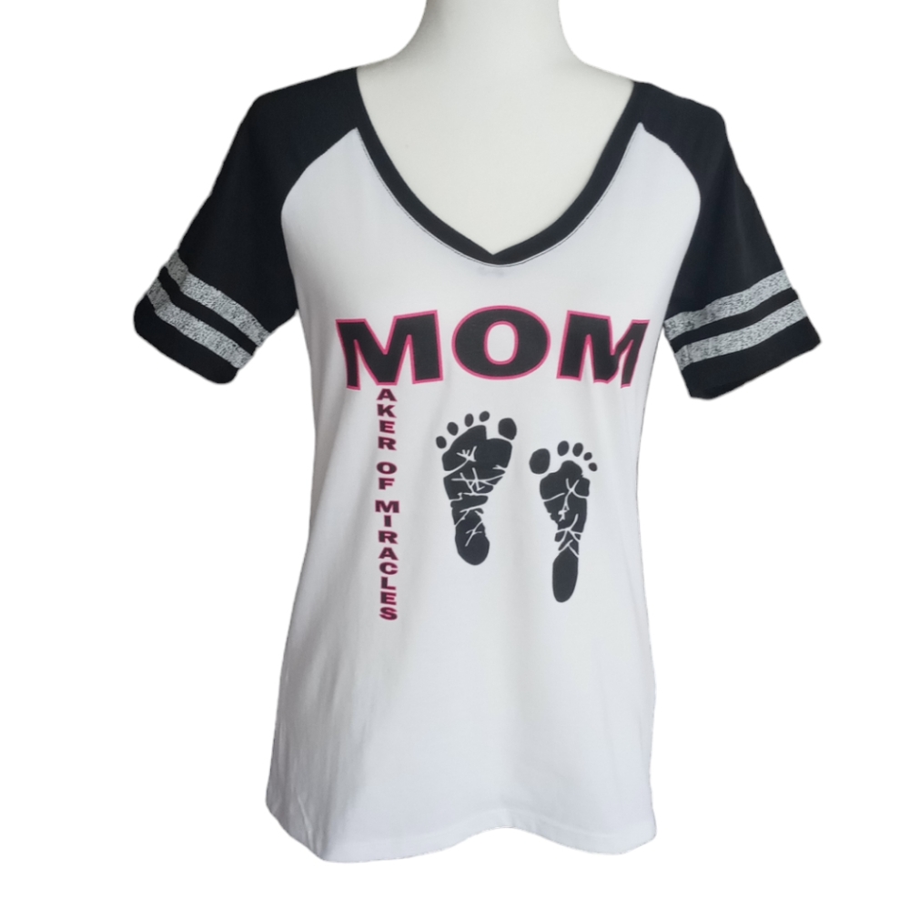 🌻2 LEFT🌻 MOM Maker Of Miracles Graphic Tee Shirt Size XS